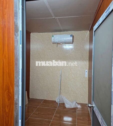 nhà đẹp 2pn 2máy lạnh mới 1wc gần chợ Hiệp Bình 7triệu