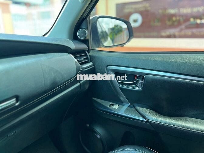 Fortuner 2023 dầu tự động 01 cầu xe còn cứng ngắt