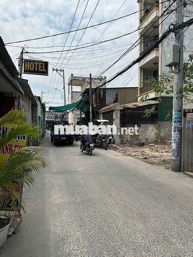 NHÀ XƯỞNG ĐẸP , MẶT TIỀN XE TẢI THÔNG TỨ HƯỚNG GẦN NGÃ NĂM VL