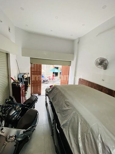 Nhà 2 mặt tiền hẻm 6m có thang máy, gần chợ Phú Lâm Q6, giá 11.99tỷ