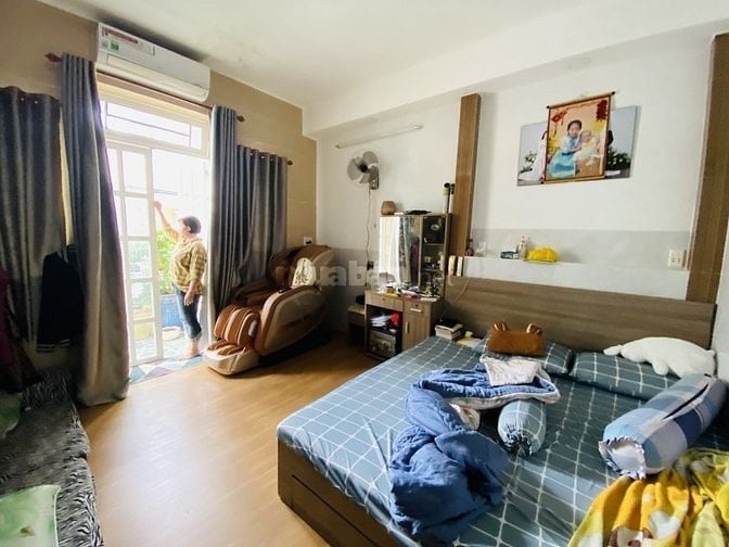 Nhà 2 mặt tiền hẻm 6m có thang máy, gần chợ Phú Lâm Q6, giá 11.99tỷ