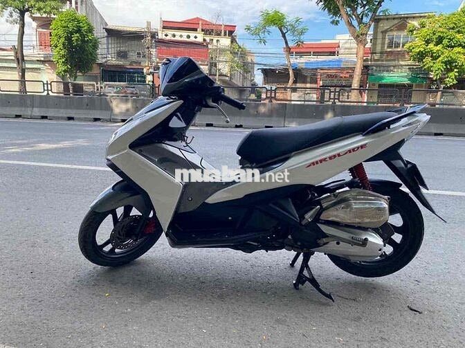Honda airblade fi chính chủ đời cao êm đẹp mê ly