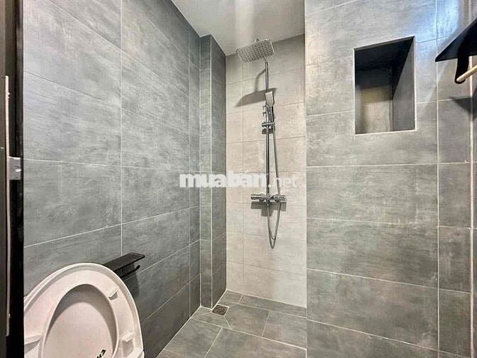 Cho thuê căn hộ Studio Ban công Q4 gần chợ 200, nhà thờ Xóm Chiếu