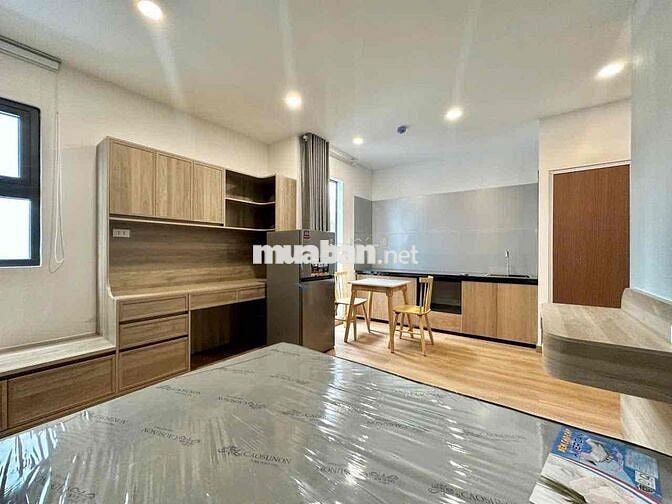 Cho thuê căn hộ Studio Ban công Q4 gần chợ 200, nhà thờ Xóm Chiếu