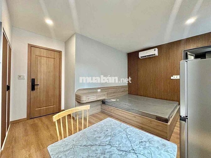 Cho thuê căn hộ Studio Ban công Q4 gần chợ 200, nhà thờ Xóm Chiếu