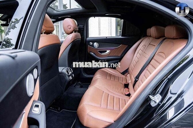Mercedes Benz C300 AMG sx 2021 cực đẹp