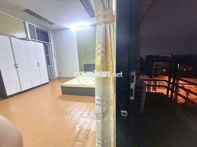 Studio full nội thất, có ban công thoáng – tiện đi Nguyễn Văn Quá, Q12