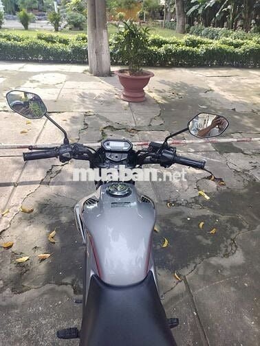 Cần bán xe Honda Verza (màu xám)