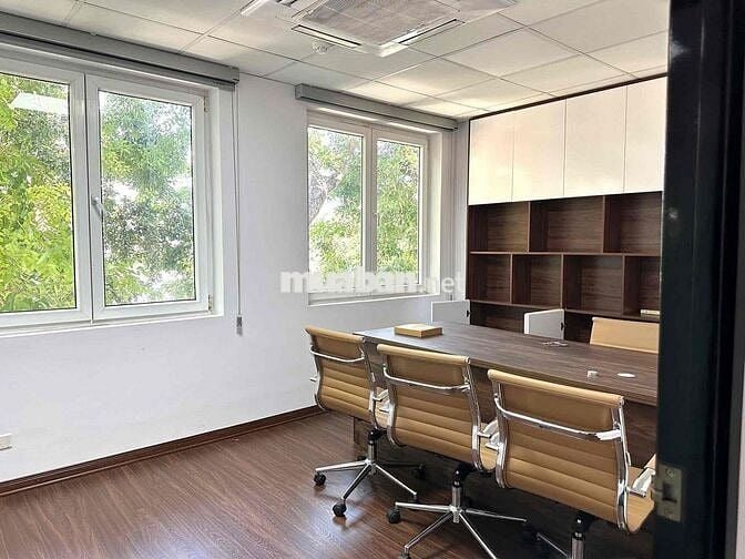 Chính chủ cho thuê văn phòng tại Hoàng Cầu 180m2 giá 27t nhà mới xây