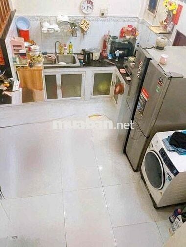 ĐOÀN VĂN BƠ - CÁCH MẶT TIỀN CHỈ VÀI CHỤC MÉT - KHU DÂN CƯ HIỆN HỮU