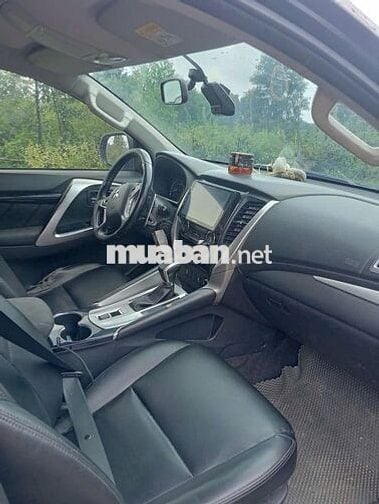 Cần bán MITSUBISHI PAJERO SPORT GLS (2018) đen