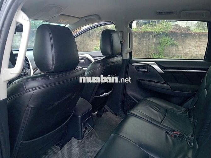 Cần bán MITSUBISHI PAJERO SPORT GLS (2018) đen