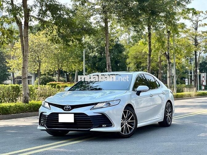 Toyota Camry 2023 bản 2.0Q - 30,000 KM siêu đẹp.