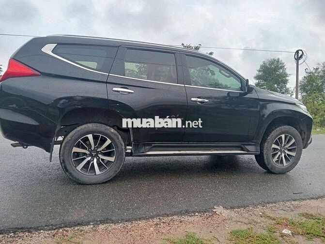Cần bán MITSUBISHI PAJERO SPORT GLS (2018) đen