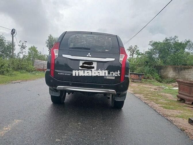 Cần bán MITSUBISHI PAJERO SPORT GLS (2018) đen