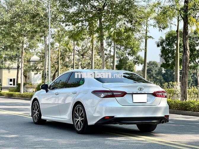 Toyota Camry 2023 bản 2.0Q - 30,000 KM siêu đẹp.