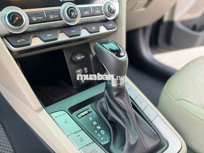 HYUNDAI ELANTRA 2.0 GLS
