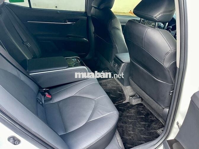 Toyota Camry 2023 bản 2.0Q - 30,000 KM siêu đẹp.