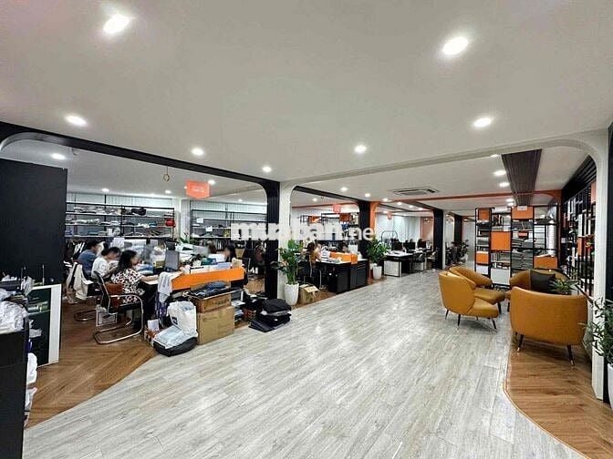 Chính chủ cho thuê văn phòng tại Láng Hạ 170m2 giá 26t nhà mới keng