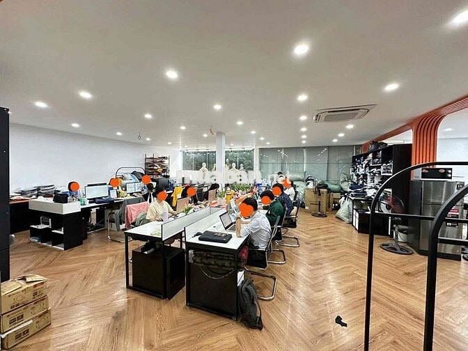 Chính chủ cho thuê văn phòng tại Láng Hạ 170m2 giá 26t nhà mới keng