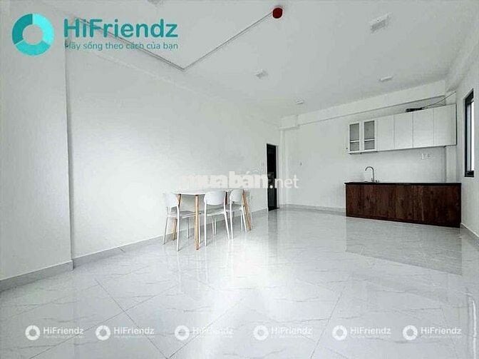 PHÒNG MỚI CÓ GÁC CAO GIÁ RẺ BAN CÔNG CỬA SỔ THOÁNG RỘNG 40m2 GẦN Q1
