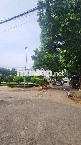 Bán lô đất 84m2 Thổ Cư, sau lưng ks Hồ Phong. PHƯỜNG TẤN TÀI. PHAN Ran