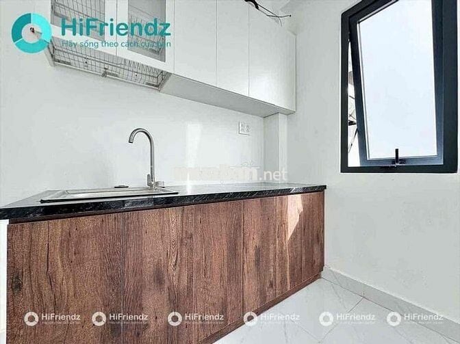 PHÒNG MỚI CÓ GÁC CAO GIÁ RẺ BAN CÔNG CỬA SỔ THOÁNG RỘNG 40m2 GẦN Q1