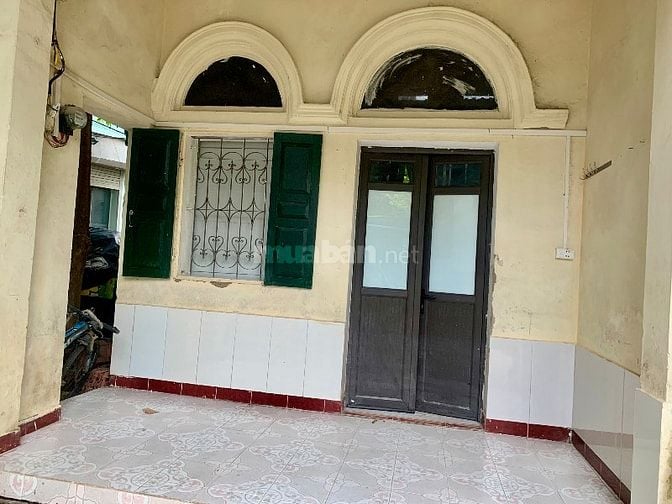 Cho thuê nhà 80m2 chưa gồm sân . 3phòng , 1 NVS rộng