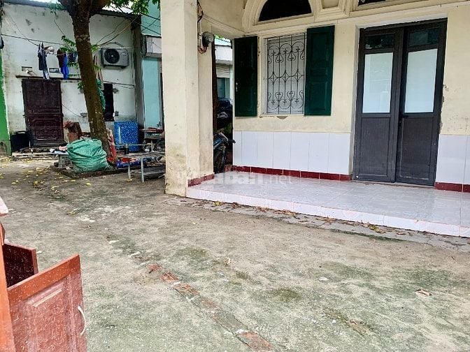 Cho thuê nhà 80m2 chưa gồm sân . 3phòng , 1 NVS rộng
