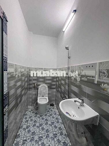 Nhà Mới 1 Lầu 4 x 10m, 2 Phòng Ngủ Nội Thất Sẵn. Sổ Hồng Sẵn Giá Rẻ