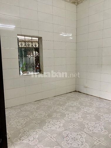 Cho thuê nhà 80m2 chưa gồm sân . 3phòng , 1 NVS rộng