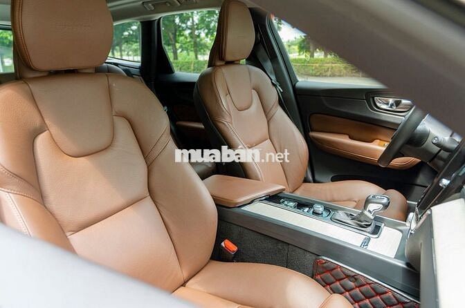 Volvo XC60 2020 T6 AWD Inscription - 33700 km