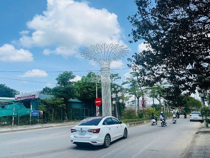 Bán đất đường 20,5m Sân bay Sao vàng 