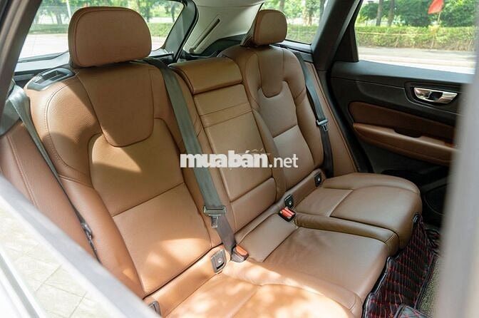 Volvo XC60 2020 T6 AWD Inscription - 33700 km