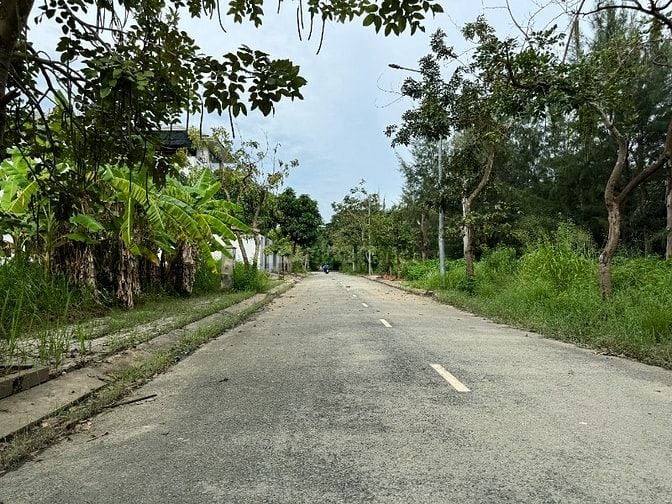 Duy nhất 1 nền biệt thự 345m2 view sông,công viên trước nhà, bao móng