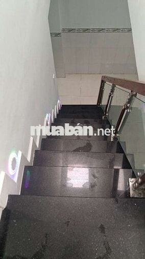 CẦN BÁN NHÀ GẦN CHỢ GẤU ,ấp 4, xã Đông Thạnh