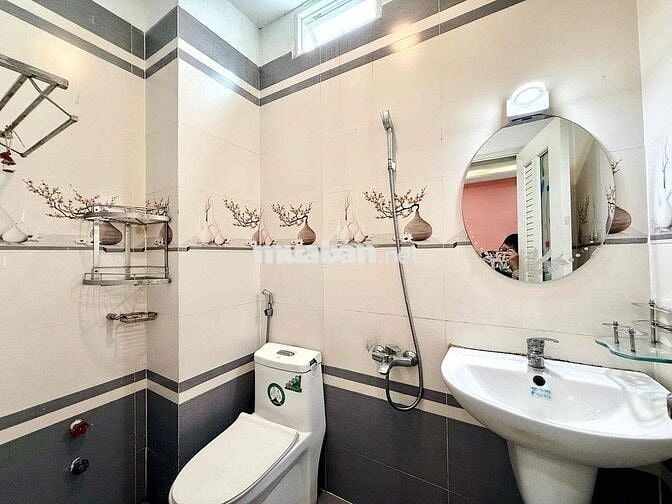 Penthouse 1PN Tách Bếp Máy Giặt Riêng Sân Thượng Rộng Gần Chợ Bà Chiểu
