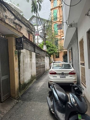 Cho thuê căn nhà số 71A ngõ 12 Đào Tấn diện tích 85m x 4 tầng ngõ ô tô