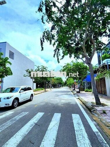 Bán 1 cặp góc Nam Cương Thành,  hướng tây bắc, khu dân cư.  giá 6 tỉ