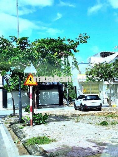 Bán 1 cặp góc Nam Cương Thành,  hướng tây bắc, khu dân cư.  giá 6 tỉ