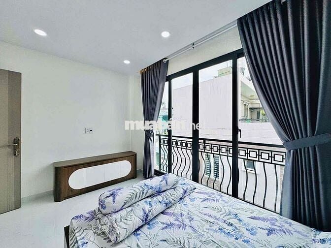 Bán Nhà Hoàng Hoa Thám, 45m2 - 5 tầng, 4PN + 4WC NT Xịn, Hẻm Ôtô Lớn.