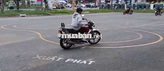 CB250 Nigthaw