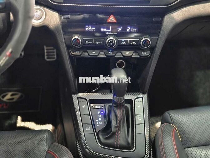 Hyundai Elantra 2019 Sport 1.6L Turbo, màu đỏ