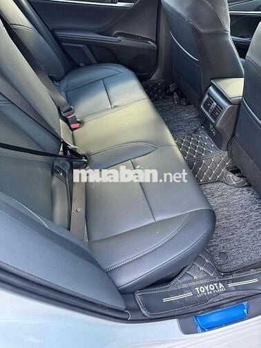 Toyota Camry 2025 2.5 HEV Mid - 2929 km