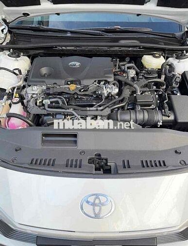 Toyota Camry 2025 2.5 HEV Mid - 2929 km
