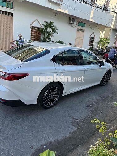 Toyota Camry 2025 2.5 HEV Mid - 2929 km