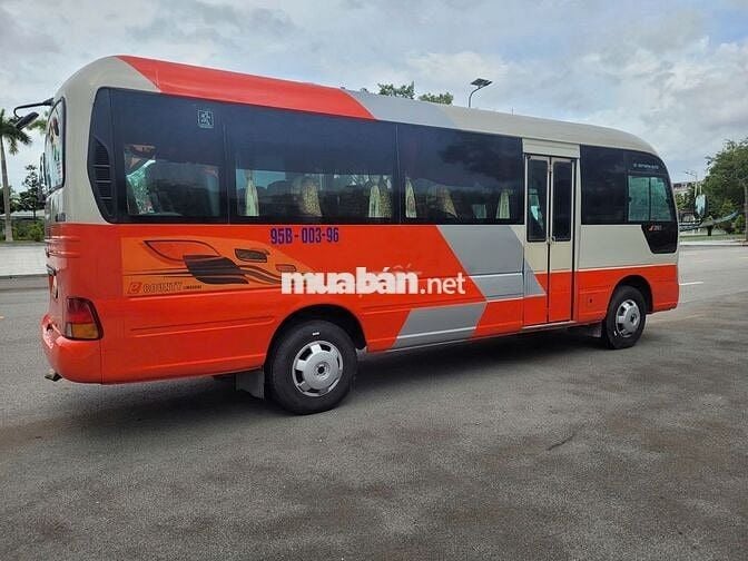 GIA ĐÌNH CẦN BÁN XE HUYNDAI COUNTY ĐÔ THÀNH