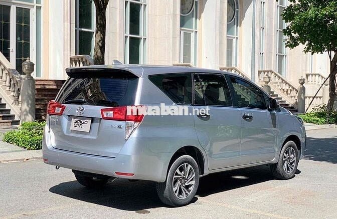 Toyota Innova 2024 E 2.0 MT - 55000 km