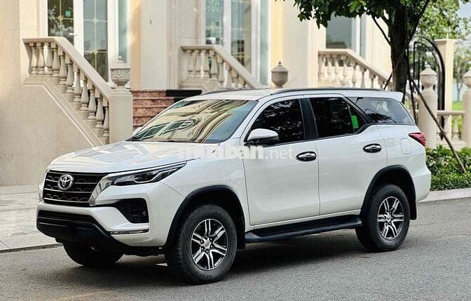 Toyota Fortuner 2022 2.4 4x2 AT - 55000 km