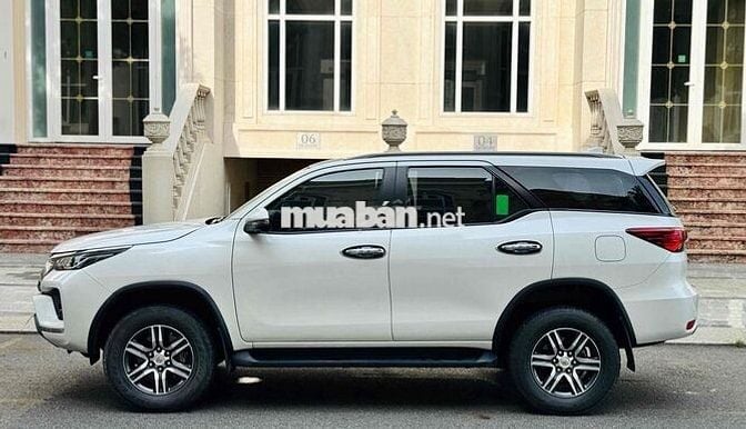 Toyota Fortuner 2022 2.4 4x2 AT - 55000 km